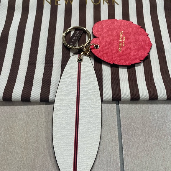 Henri Bendel Surf’s Up Keychain - Picture 4 of 5